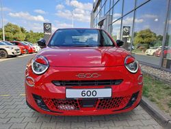 Lakier pastelowy czerwony passione Nowe 2025 Fiat 600 La Prima SUV | 101 600 zł (Uczciwa cena)