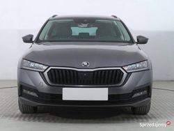 Szary Używany 2022 Skoda Octavia Kombi | 66 999 zł (Uczciwa cena)