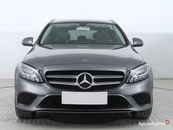 Szary Używany 2019 Mercedes C180 Kombi | 101 999 zł (Uczciwa cena)