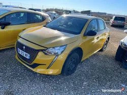 Żółty Używany 2022 Peugeot e-208 Hatchback | 28 500 zł