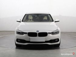 Biały Używany 2016 BMW 318 Kombi | 65 999 zł