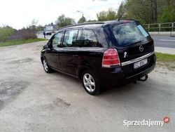 Czarny Używany 2006 Opel Zafira Minivan | 10 700 zł (Uczciwa cena)
