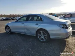 Srebrny Używany 2016 Mercedes E300 Sedan/Limuzyna | 69 000 zł