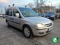 Srebrny (metalik) Używany 2011 Opel Combo Minivan | 14 900 zł