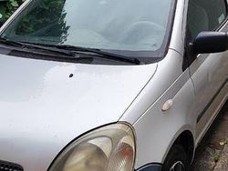 Srebrny Używany 2002 Toyota Yaris Hatchback | 4500 zł (Uczciwa cena)