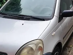 Srebrny Używany 2002 Toyota Yaris Hatchback | 4500 zł (Uczciwa cena)