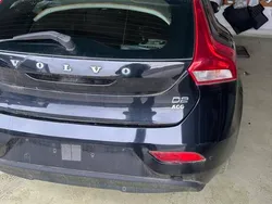 Czarny Używany 2014 Volvo V40 Kombi | 13 900 zł