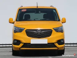 Żółty Używany 2019 Opel Combo Minivan | 41 999 zł (Super Cena)