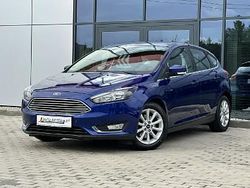 Niebieski Używany 2017 Ford Focus Hatchback | 43 999 zł (Uczciwa cena)