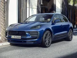 Gentian blue metallic Nowe 2024 Porsche Macan SUV | 389 300 zł (Dość drogi)