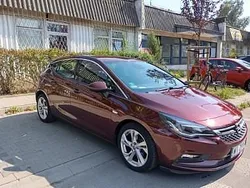 Bordowy Używany 2017 Opel Astra Hatchback | 48 000 zł (Dość drogi)