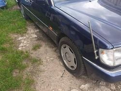 Granatowy Używany 1993 Mercedes 250 | 2500 zł