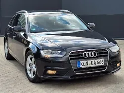 Czarny Używany 2012 Audi A4 S-Line Kombi | 45 900 zł (Dość drogi)