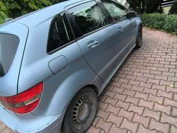 Używany 2006 Mercedes B200 Minivan | 7700 zł
