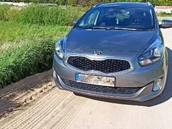 Srebrny Używany 2015 Kia Carens Minivan | 27 500 zł (Dobra cena)