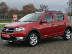 Bordowy (metalik) Używany 2015 Dacia Sandero Stepway Hatchback | 31 900 zł (Uczciwa cena)