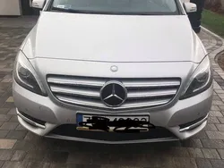 Srebrny Używany 2012 Mercedes 180 Sedan/Limuzyna | 34 500 zł