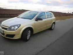 Złoty Używany 2004 Opel Astra Hatchback | 9900 zł (Uczciwa cena)