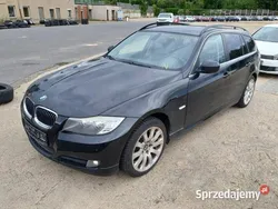Czarny Używany 2009 BMW 330 Kombi | 35 000 zł