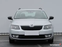 Srebrny Używany 2017 Skoda Octavia Kombi | 35 999 zł (Dobra cena)