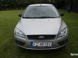 Srebrny (metalik) Używany 2005 Ford Focus Hatchback | 7999 zł (Uczciwa cena)