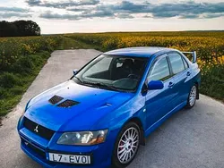 Niebieski Używany 2001 Mitsubishi Lancer Sedan/Limuzyna | 147 777 zł