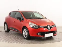 Czerwony Używany 2016 Renault Clio IV Hatchback | 35 999 zł (Uczciwa cena)