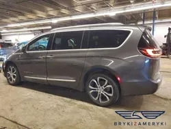 Szary Używany 2021 Chrysler Pacifica SUV | 109 700 zł
