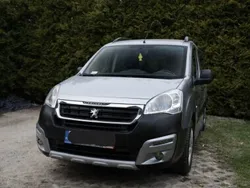 Srebrny Używany 2017 Peugeot Partner Outdoor Minivan | 36 900 zł (Uczciwa cena)