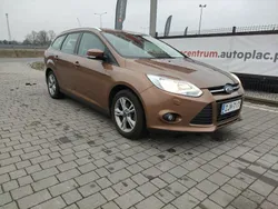 Brązowy (metalik) Używany 2013 Ford Focus Kombi | 19 800 zł (Uczciwa cena)