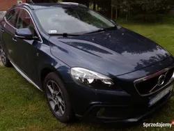 Granatowy Używany 2016 Volvo V40 CC Ocean Race Kombi | 47 500 zł (Uczciwa cena)