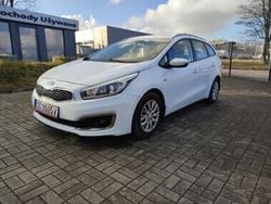 Biały Używany 2017 Kia Ceed Kombi | 38 500 zł (Uczciwa cena)