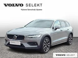 Szary Używany 2024 Volvo V60 CC Kombi | 209 900 zł (Uczciwa cena)