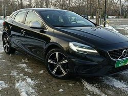 Czarny Używany 2017 Volvo V40 Hatchback | 44 900 zł (Dość drogi)