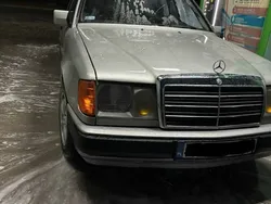 Srebrny Używany 1986 Mercedes 200 Sedan/Limuzyna | 12 800 zł