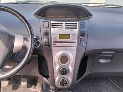 Grafitowy Używany 2007 Toyota Yaris Sedan/Limuzyna | 15 000 zł