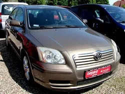 Złoty Używany 2004 Toyota Avensis Sol Sedan/Limuzyna | 15 999 zł (Dość drogi)