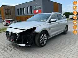 Srebrny (metalik) Używany 2019 Hyundai i30 Kombi | 19 900 zł