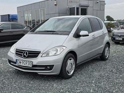 Srebrny (metalik) Używany 2011 Mercedes A180 Hatchback | 17 900 zł (Uczciwa cena)