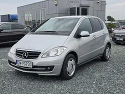Srebrny (metalik) Używany 2011 Mercedes A180 Hatchback | 17 900 zł (Uczciwa cena)