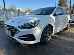 Biały Używany 2021 Hyundai i30 Kombi | 55 900 zł (Dobra cena)