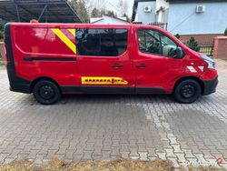 Czerwony Używany 2018 Renault Trafic Van | 36 000 zł