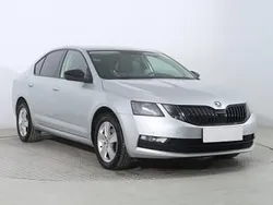 Srebrny Używany 2019 Skoda Octavia Hatchback | 58 999 zł (Dobra cena)