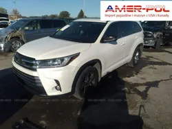 Biały Używany 2017 Toyota Highlander SUV | 98 000 zł