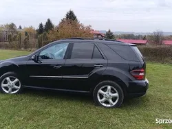Czarny Używany 2006 Mercedes ML280 SUV | 29 900 zł (Dość drogi)