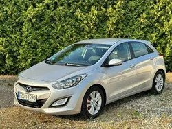 Srebrny (metalik) Używany 2012 Hyundai i30 Hatchback | 30 900 zł (Uczciwa cena)