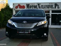 Czarny Używany 2013 Toyota Sienna Limited Minivan | 215 000 zł