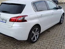 Biały Używany 2018 Peugeot 308 Hatchback | 43 500 zł (Uczciwa cena)
