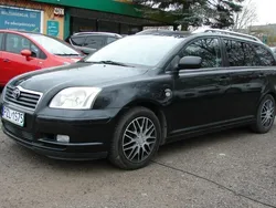 Czarny Używany 2003 Toyota Avensis Kombi | 8900 zł (Dość drogi)