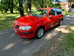 Czerwony Używany 2001 Nissan Almera Hatchback | 3800 zł